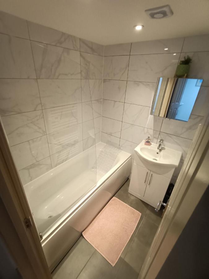 Lovely 1 Bedroom Apartment In Londres Exterior foto